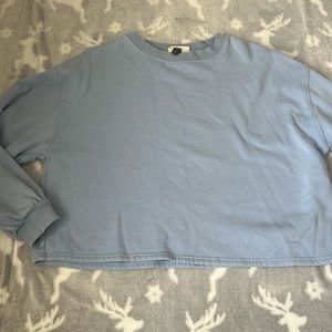 Cropped blue crew neck